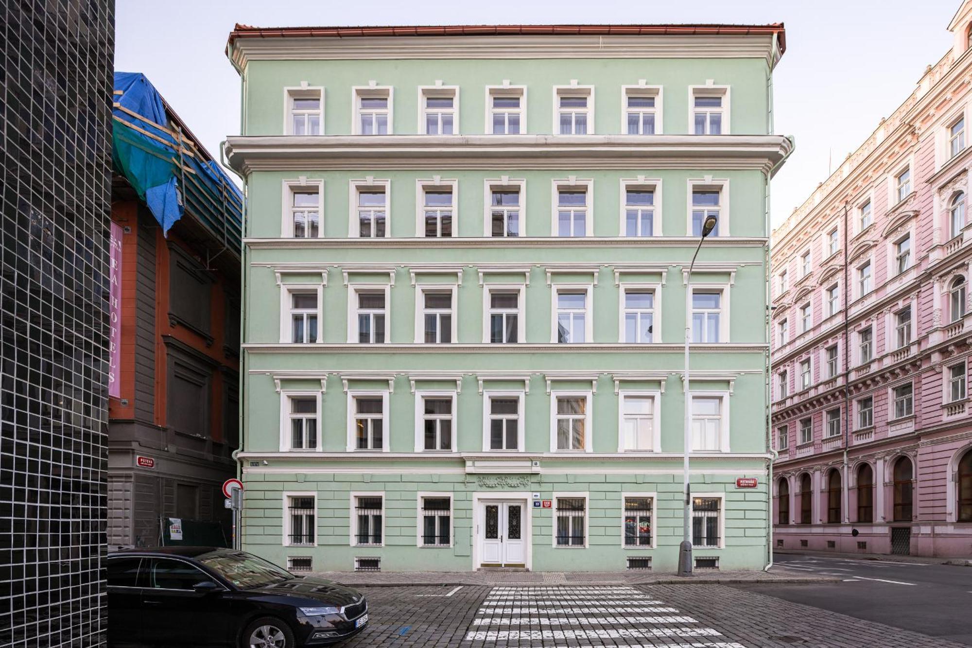 Stay2Gether Blue Vibe Studio - Metro Florenc Prague Exterior photo